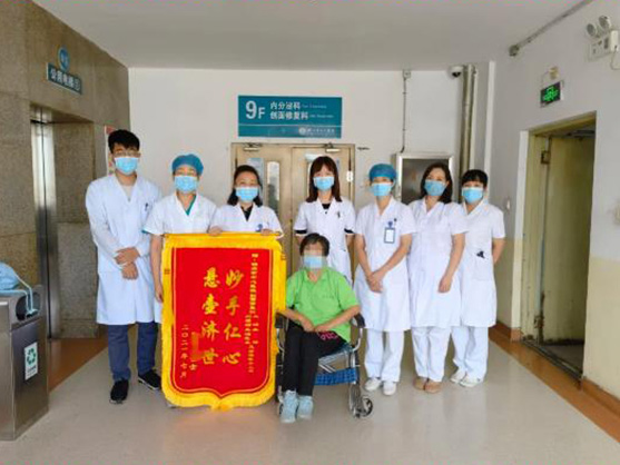 一面錦旗 一個(gè)故事 一份責(zé)任 一種信任